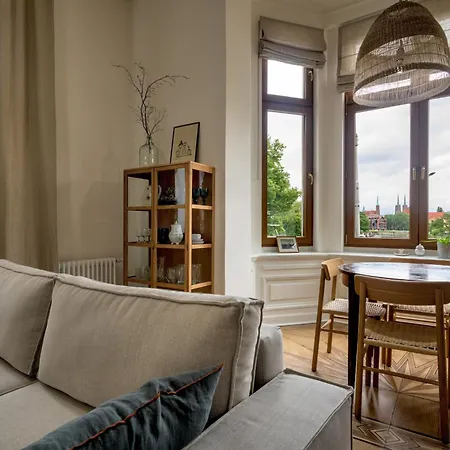 Rentplanet - Cybulskiego Iii Apartment